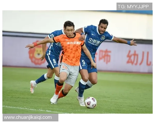深圳足球队逆袭之路揭秘：从低谷到巅峰的奋斗故事与荣耀时刻